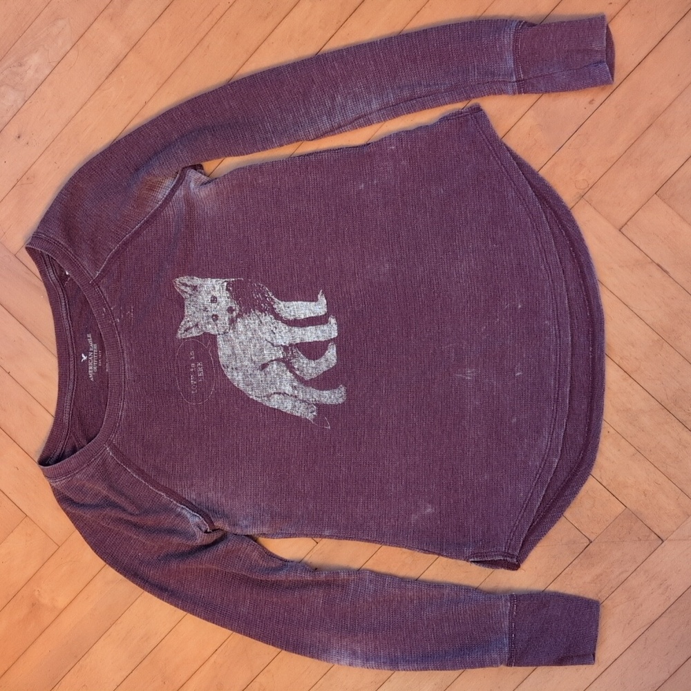 Burgundy American Eagle graphic waffle knit top size XS
